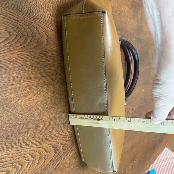 Kenneth Cole Leather caramel colored purse tote, trimmed in brown leather, Vntg. - Picture 7 of 8